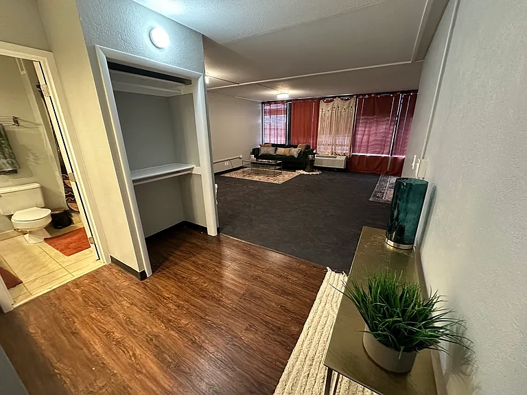Central Plaza Living — Photo 9