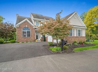 12 Claire Cmn, Slingerlands, NY 12159