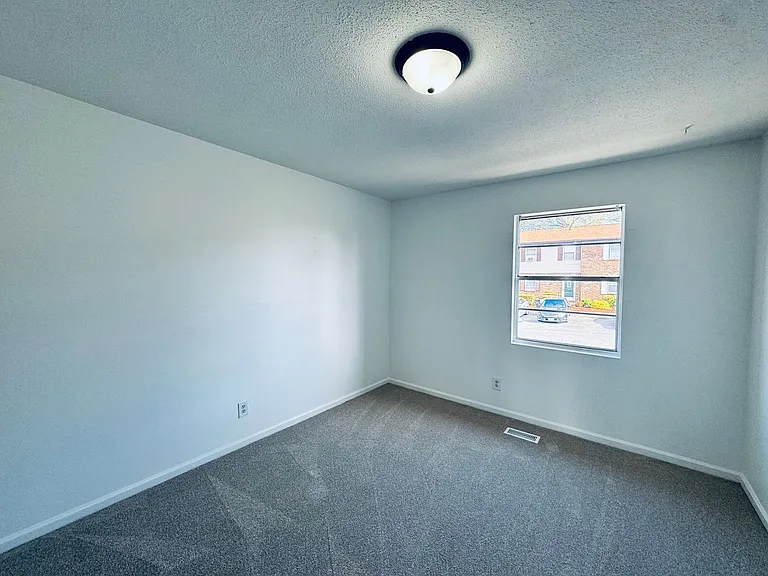 11 Westdale Dr — Photo 12