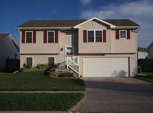 1810 Timber Ridge Rd, Lincoln, NE 68522