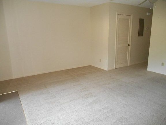 3rd image of 905 W Pine St APT A