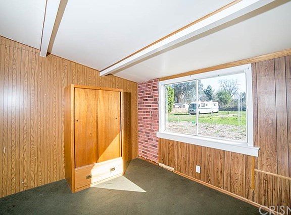 4th image of 9548 Noble Ave