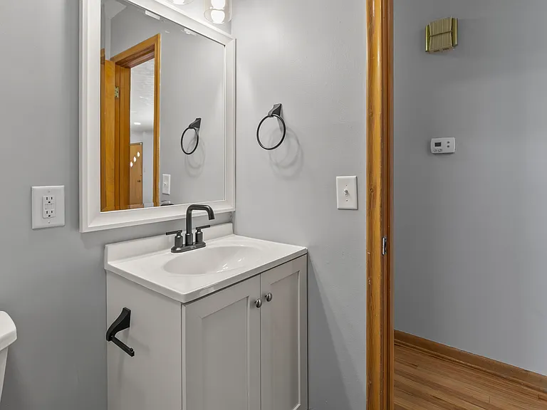 11214 Leavenworth St — Photo 16