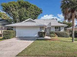 1003 Lake Avoca Dr, Tarpon Springs, FL 34689