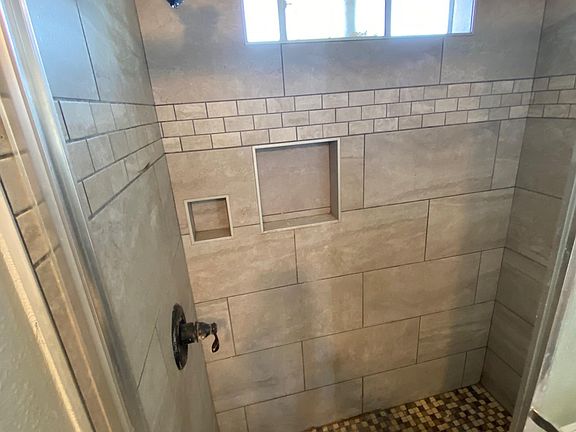 2nd image of 11624 208th St #C