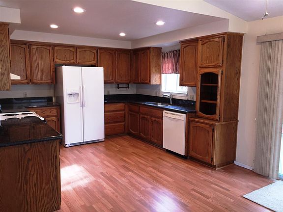 2nd image of 1457 Patricia Dr