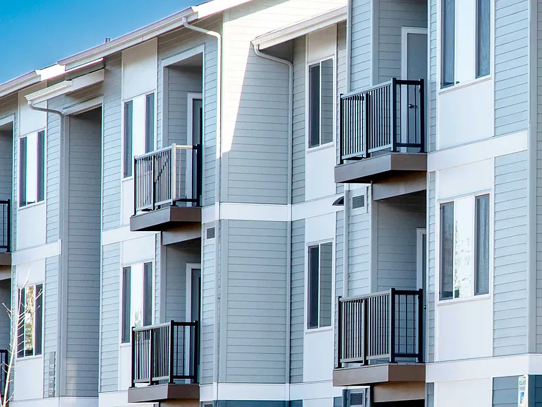 Ellis Apartments — Photo 8