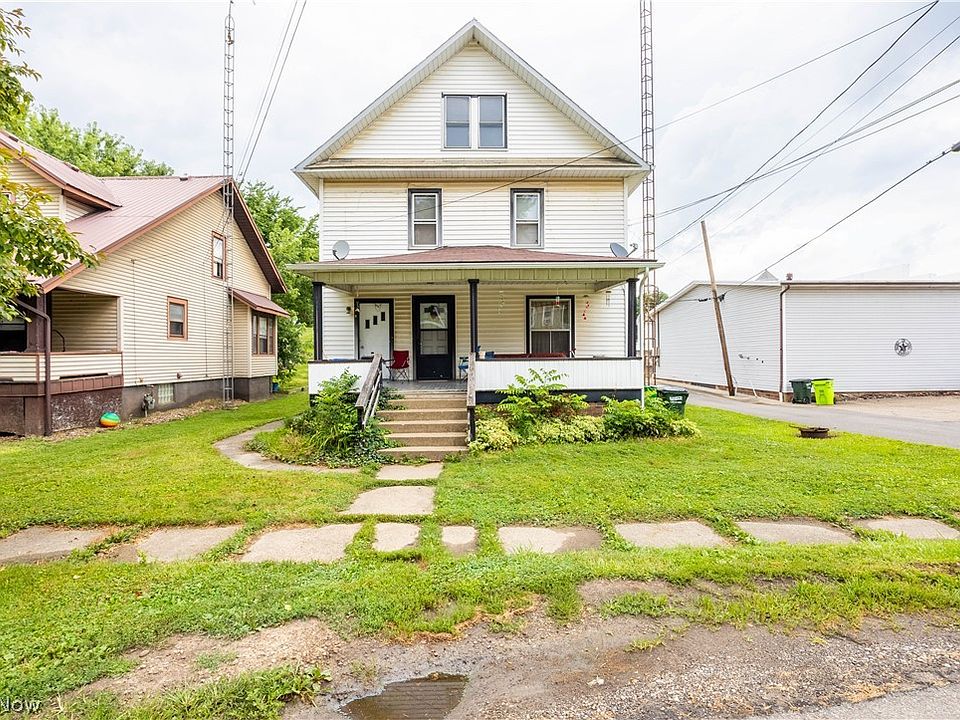 1st image of 204 Main St