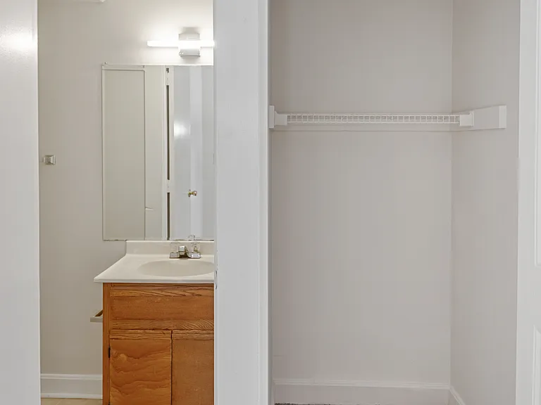 922 S 6th St #5 — Photo 11