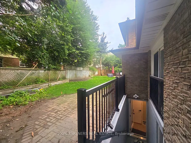 244 Burbank Dr #BASEMENT — Photo 22