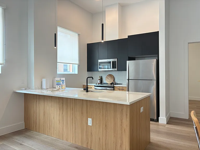 36 Madison St #106 — Photo 1
