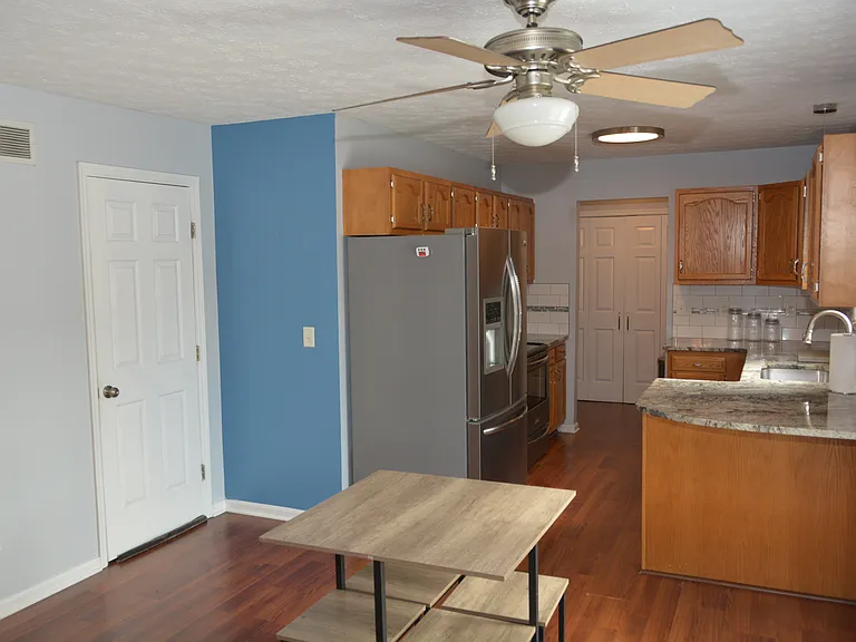 979 Kemper Meadow Dr — Photo 11