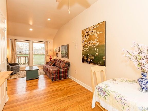 4th image of 2829 Pittsfield Blvd