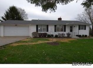 5585 Kenny Dr, Zanesville, OH 43701