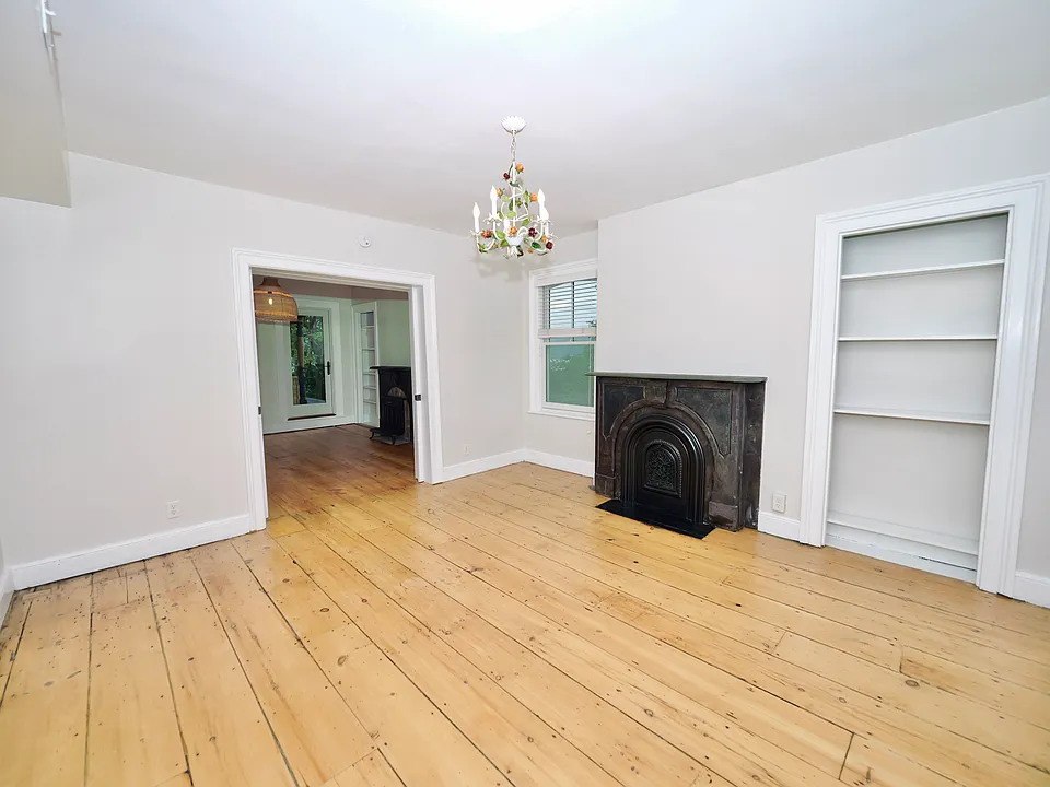 4 Grand St #3