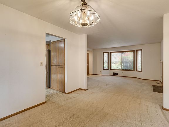 5th image of 19122 8th Ave NW