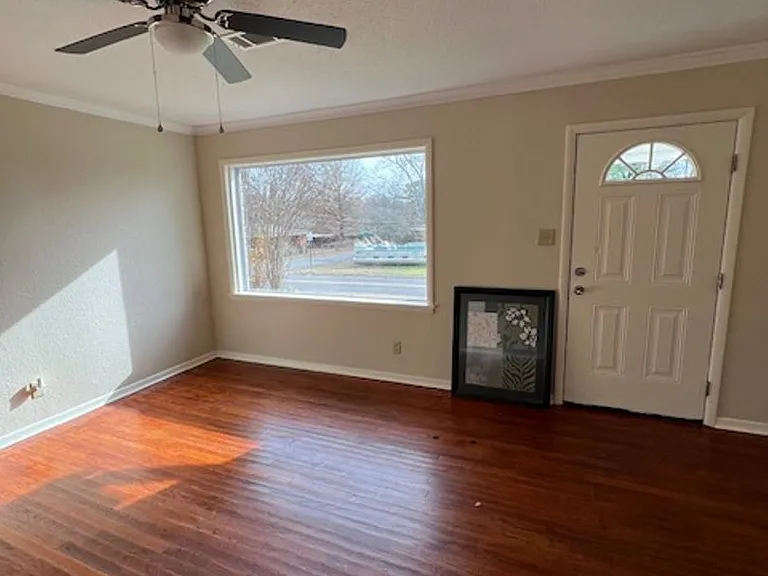 810 Woodlawn Ave — Photo 17