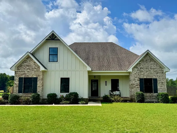 1332 Skipper Rd, Dothan, AL 36301