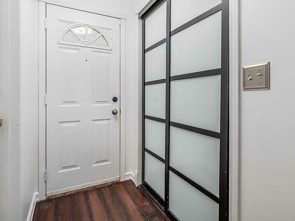 5th image of 5-5323 Lakeshore Dr #5