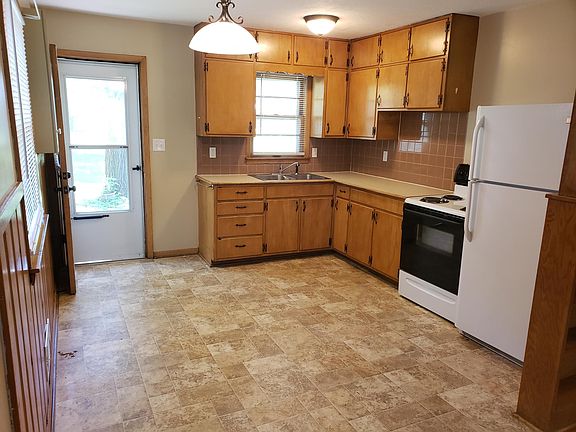 2nd image of 409 W Linden Ave