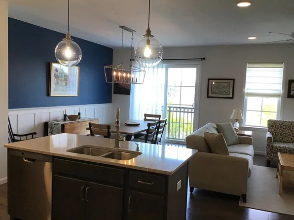 2 Mariners Way Unit 301, Plymouth, MA 02360