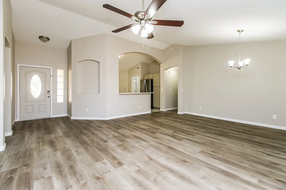 3 bed, 2.0 bath, 1439 sqft, $2,245 — Photo 4