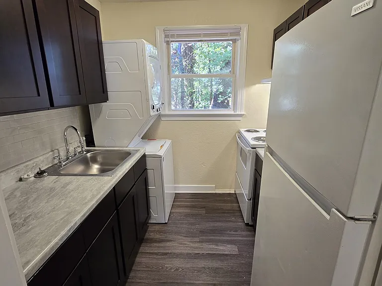 1517 Halifax St #15 — Photo 8
