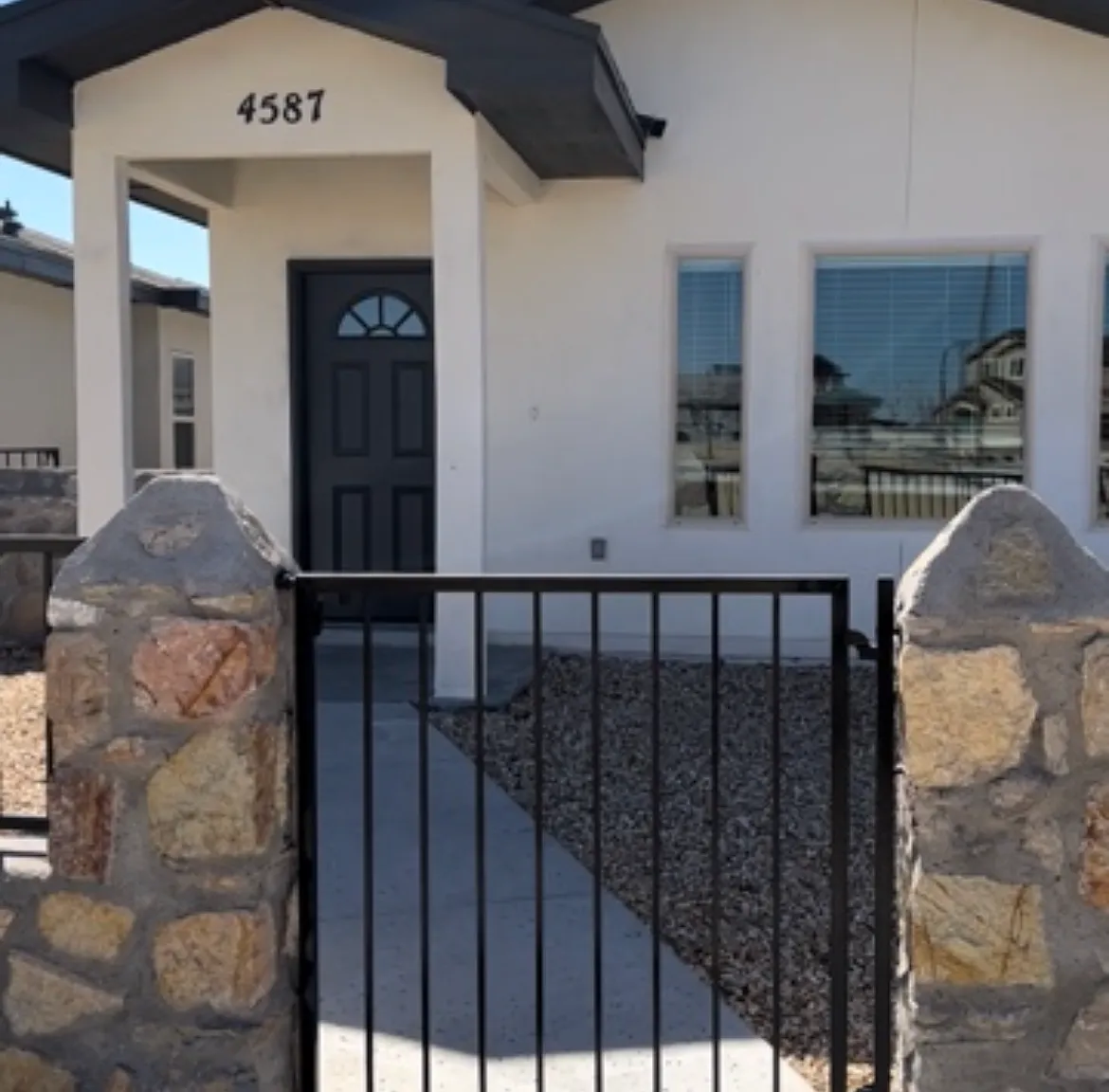 3 bed, 1080 sqft, $1,710 — Photo 1
