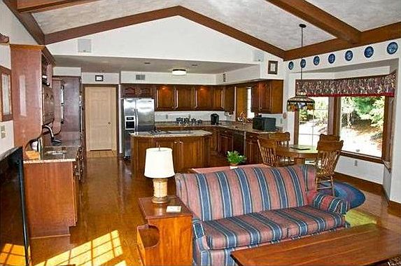 5th image of 3903 Bridgewood Cir