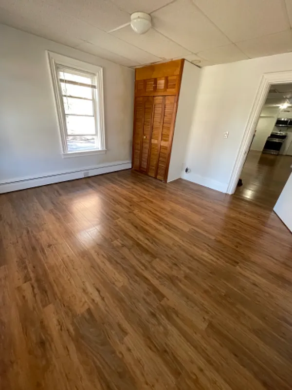2-Bedroom Apartment with In-Unit Laundry | 86 Oak St, Lawrence — Photo 4