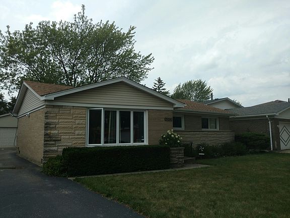 2nd image of 15214 Hamlin Ave