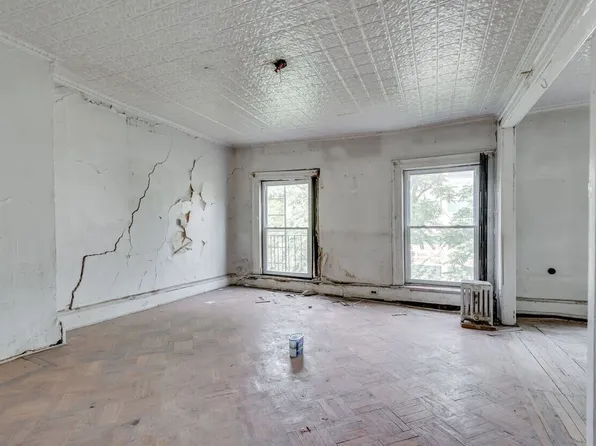 122 Hoyt Street image 50 of 57