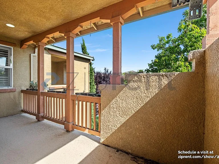887 Hampton St — Photo 31