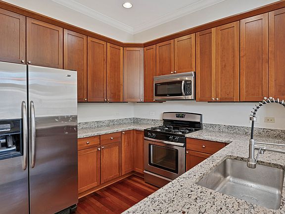 5th image of 1943 N California Ave APT 2B