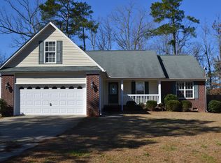 541 Woodberry Cir, Raeford, NC 28376