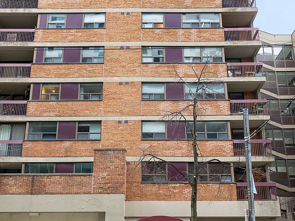 2nd image of 89 McCaul St W #613