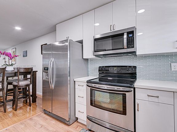 4th image of 2931 E Sunrise Lakes Dr #303