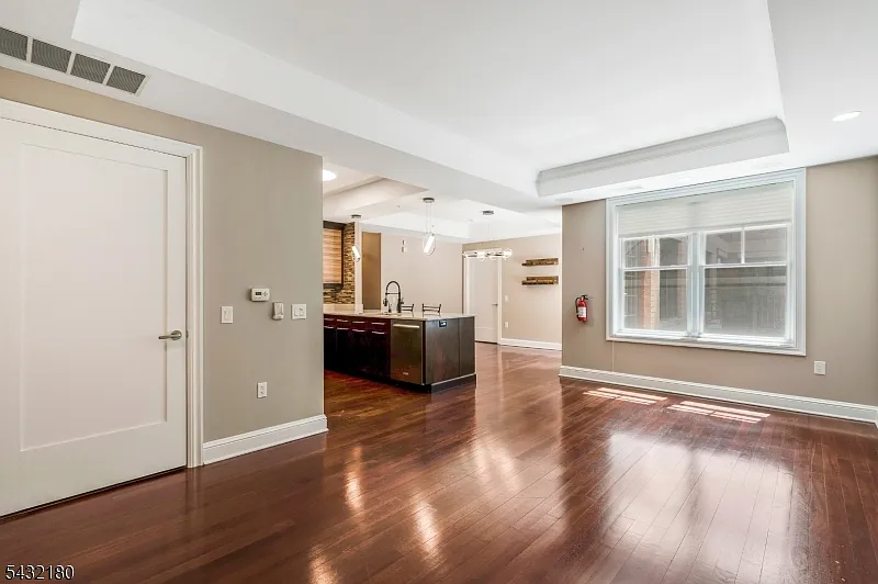 40 W Park Pl — Photo 3