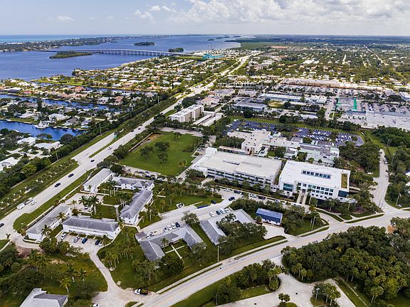 2nd image of 523 Royal Palm Blvd #D4