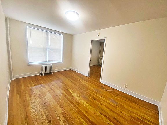 4th image of 213 Bay 28th St #1F