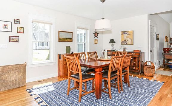 4th image of 16 Spring Brook Ln
