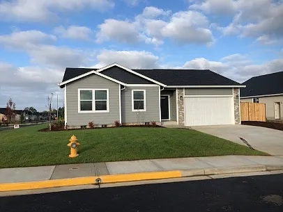 429 SE Palomino Ct — Photo 1