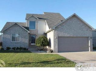 31198 Jaguar Ln, Chesterfield, MI