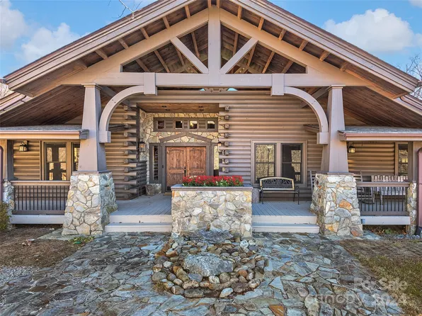 11 Gusty Knoll Trl, Waynesville, NC 28785