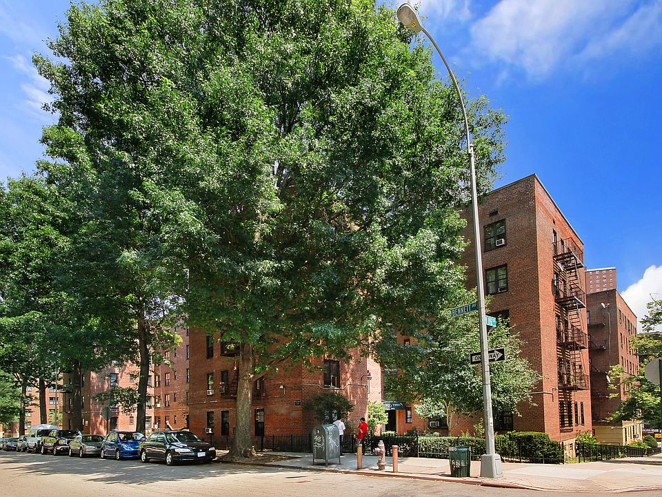 2nd image of 245 Bennett Ave APT 6H