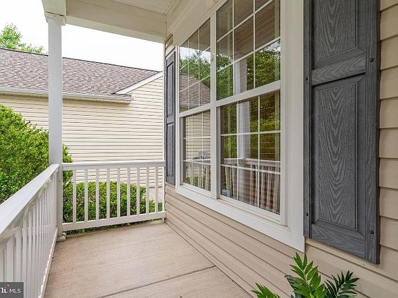 3rd image of 27 Norwood Ln