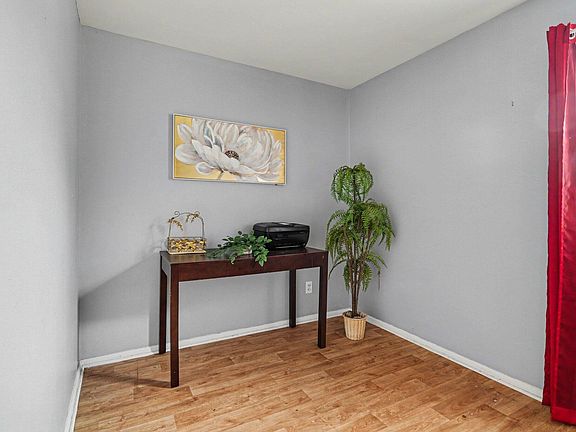 3rd image of 502 Garrison Rd