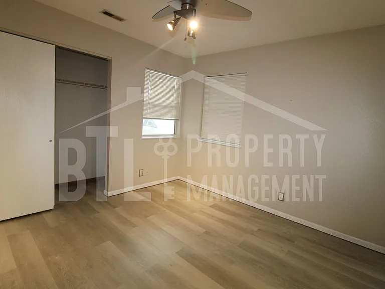 240 Fox Ridge Rd — Photo 2