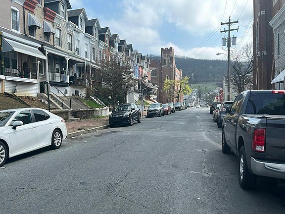 4th image of 226 S 12th St