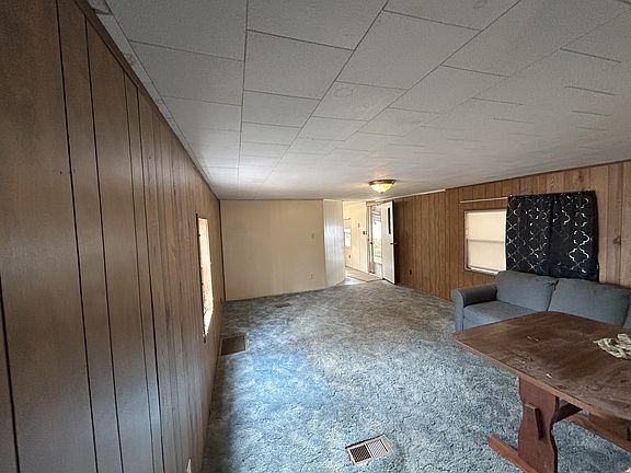 3rd image of 39 Whispering Pines Dr